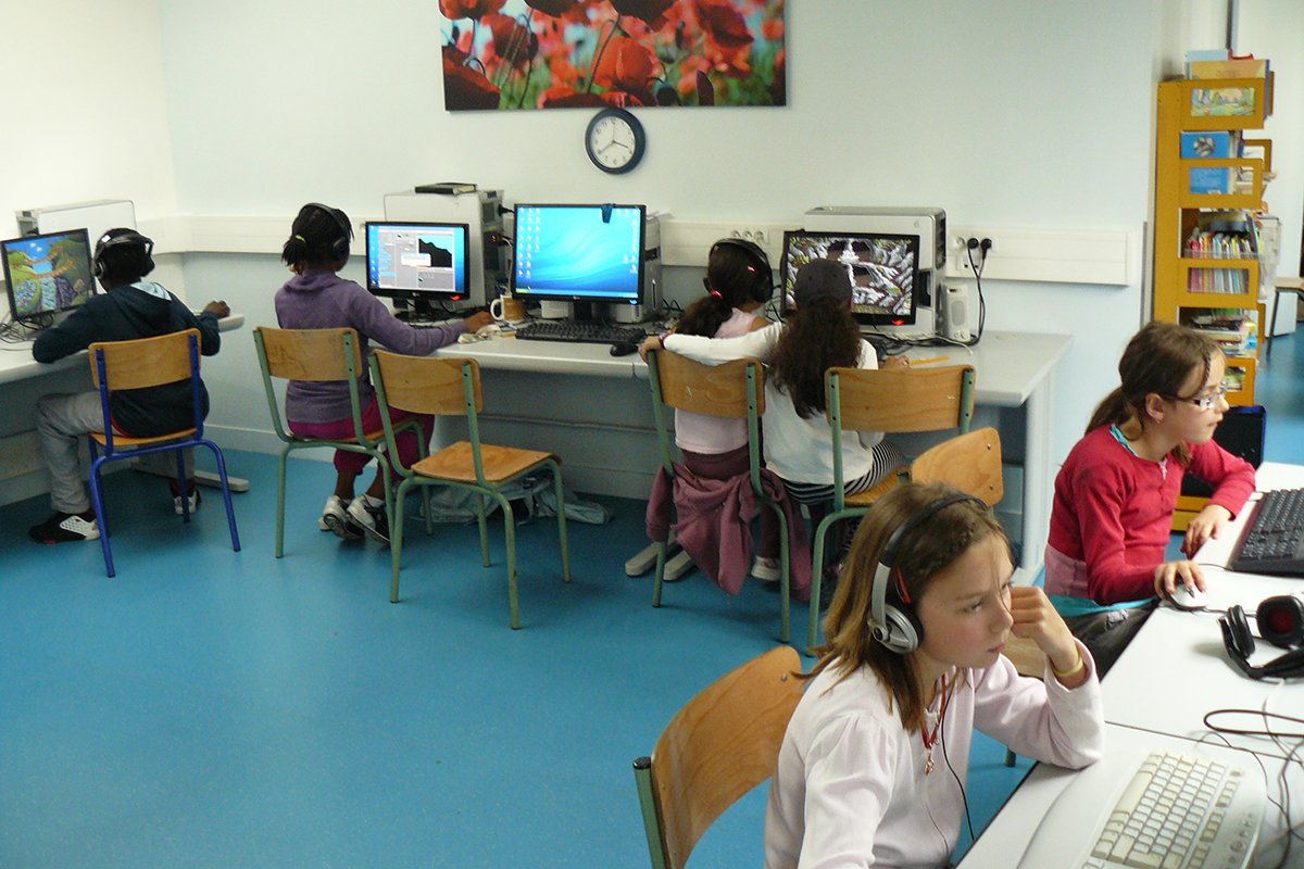 A-MEDIA 1