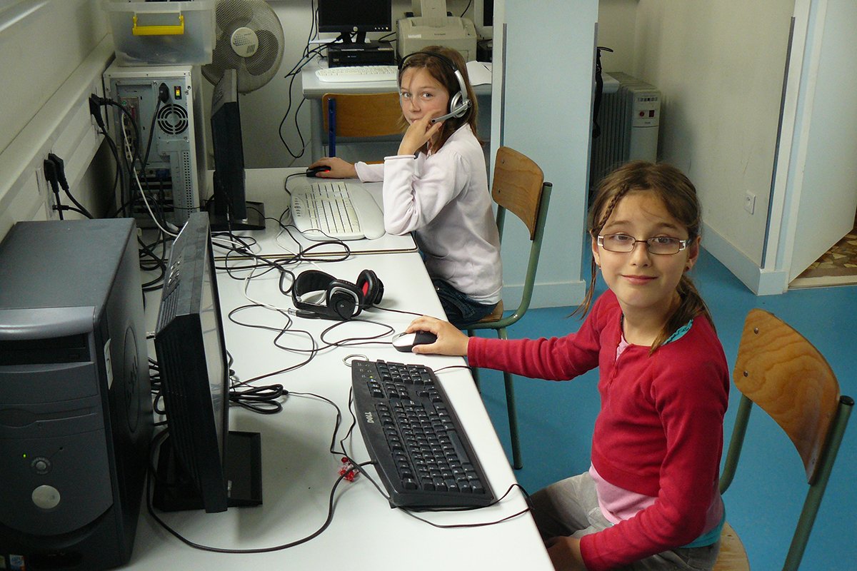 A-MEDIA 2